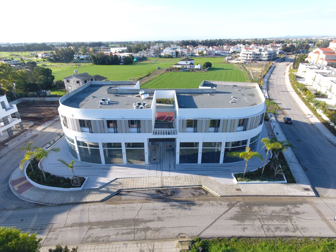 Latitudes — Unit Shop EA 105