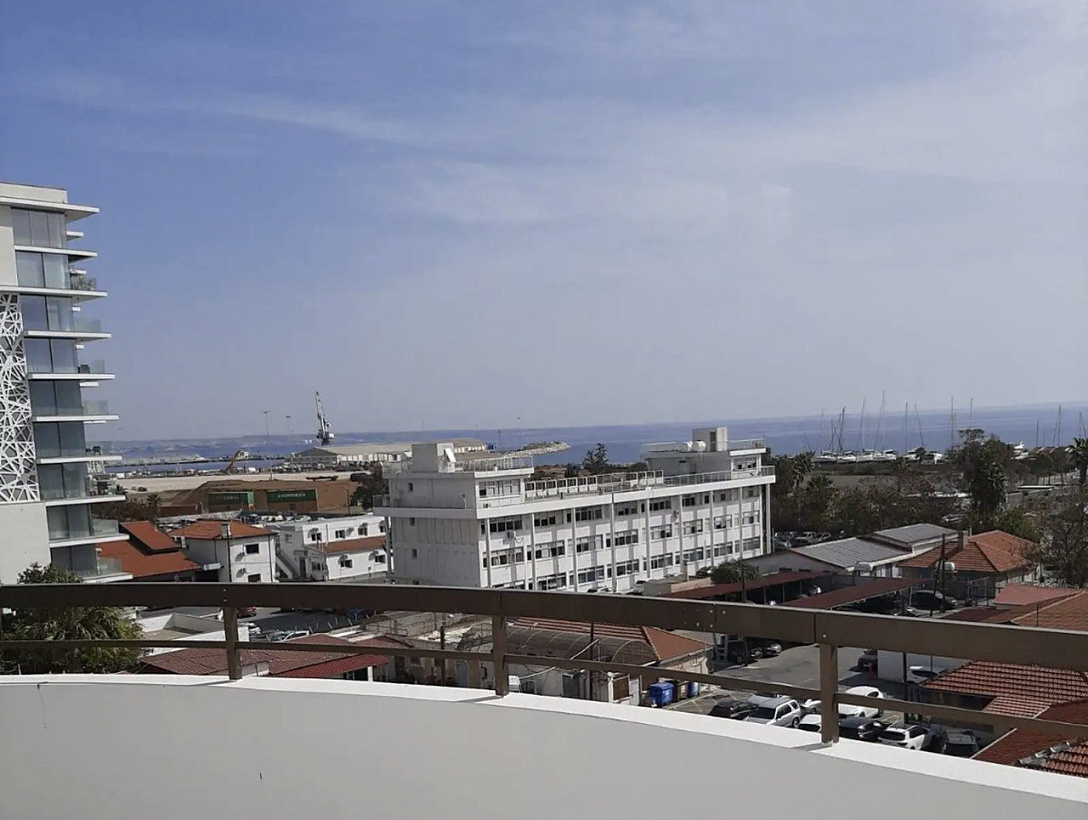 Flat in Larnaca / Finikoudes