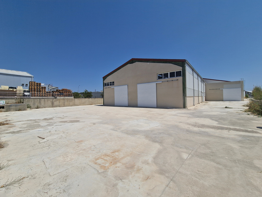 Commercial in Larnaca / Aradippou