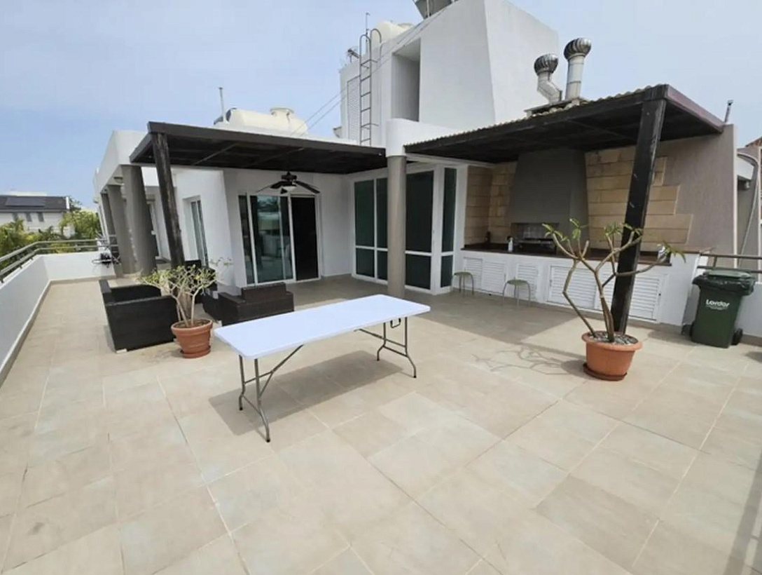 Penthouse in Limassol / Zakaki