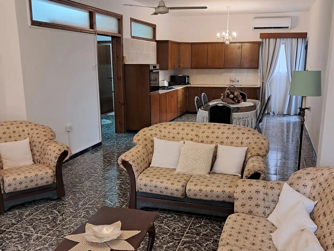 House in Larnaca / Mazotos