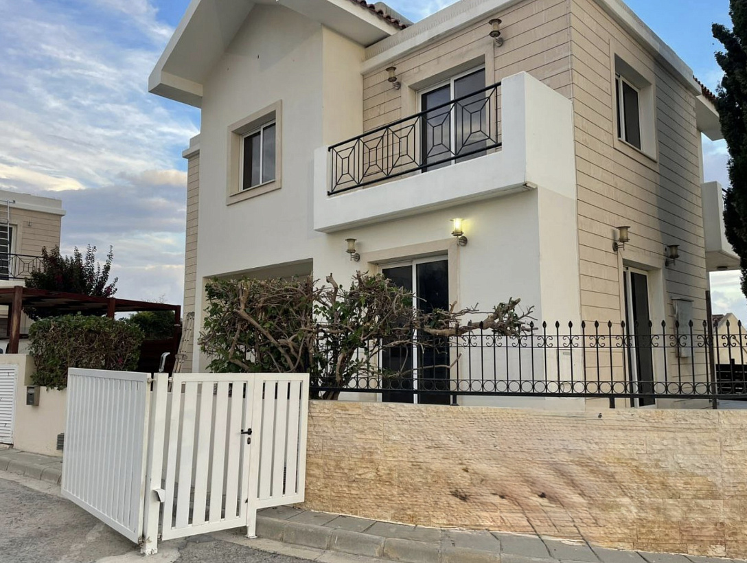 House in Larnaca / Pyla