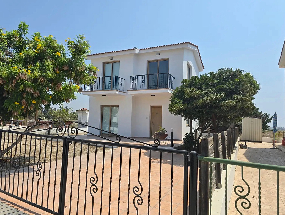 House in Larnaca / Zygi