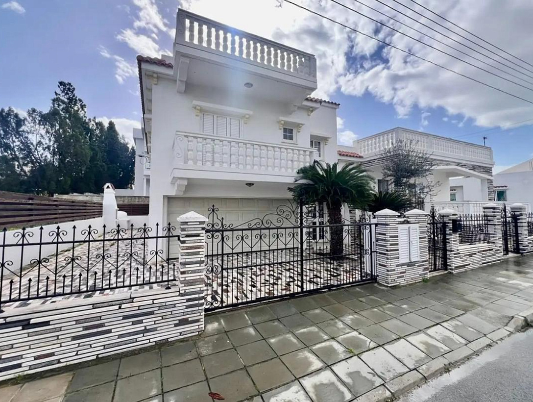 House in Larnaca / Livadia